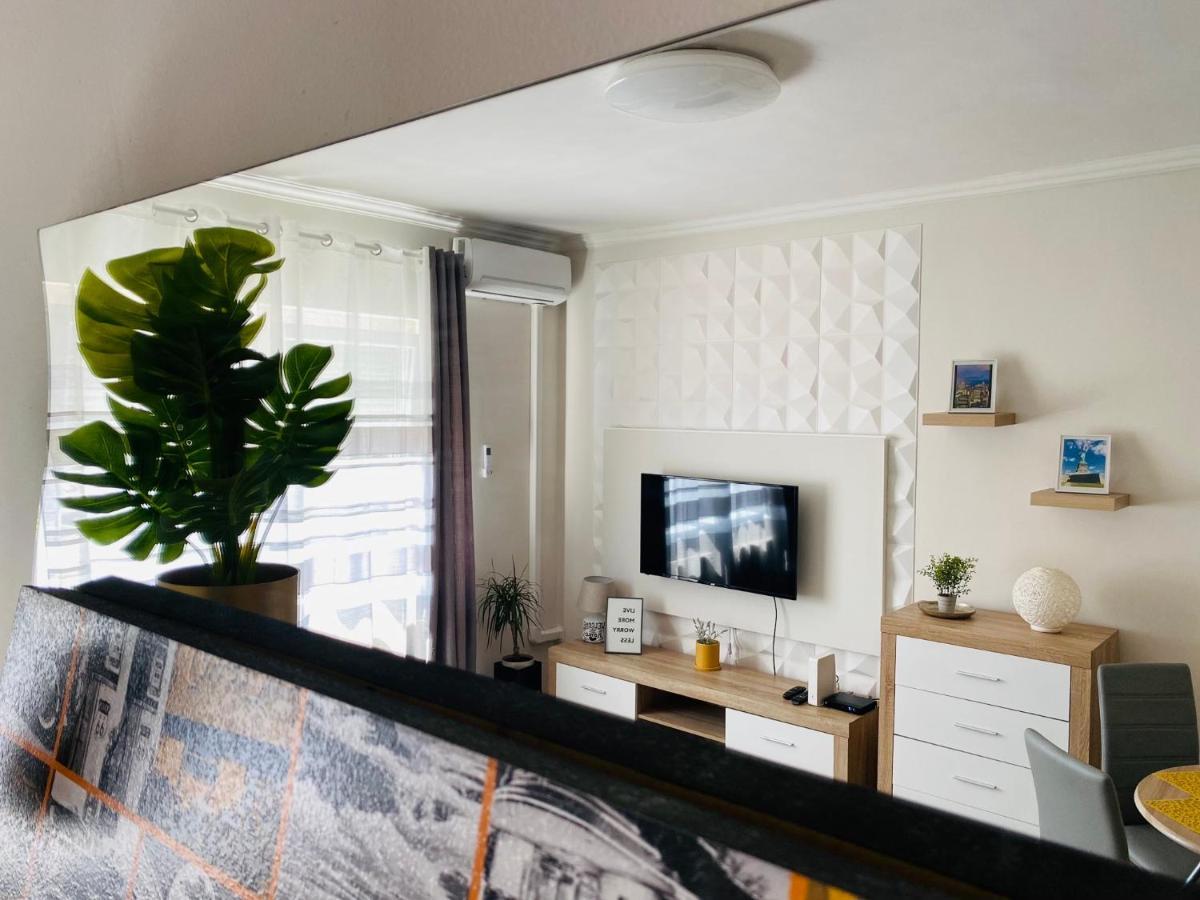 Sweet Central Apartment ,In The City Center Eger Exterior foto
